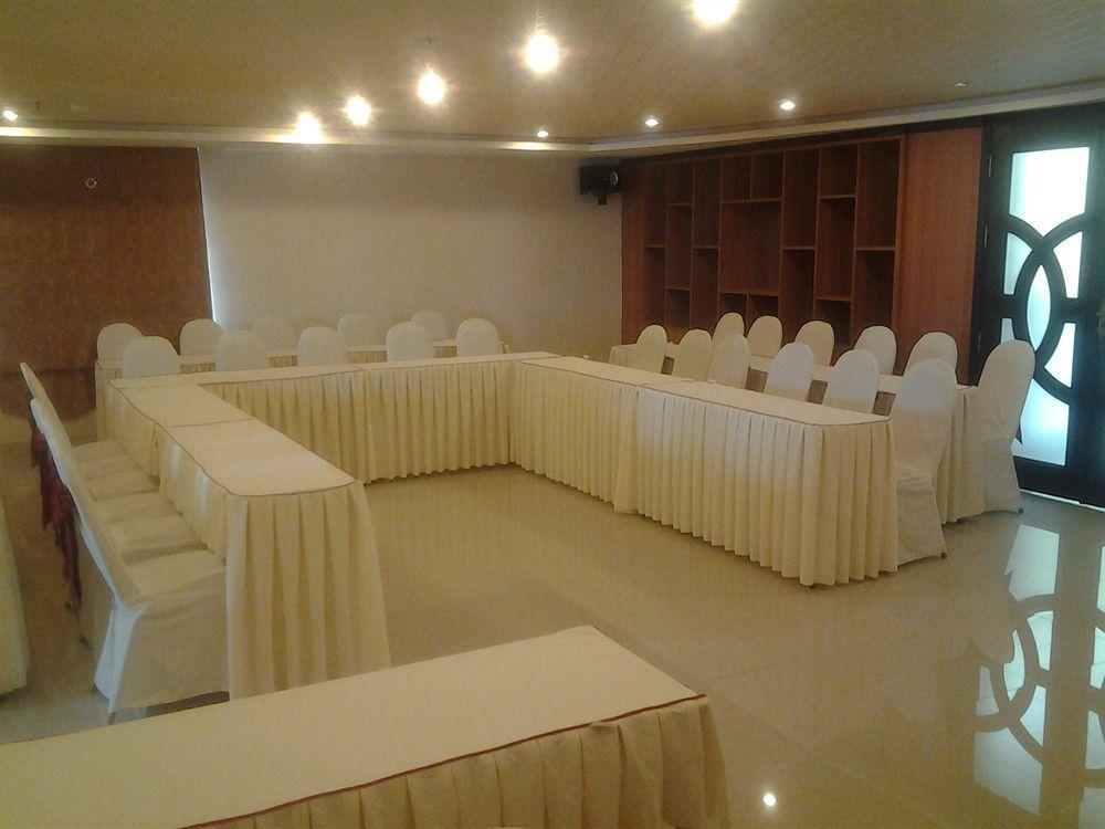 Kay Hotel Da Nang - Near Dragon Bridge Екстер'єр фото