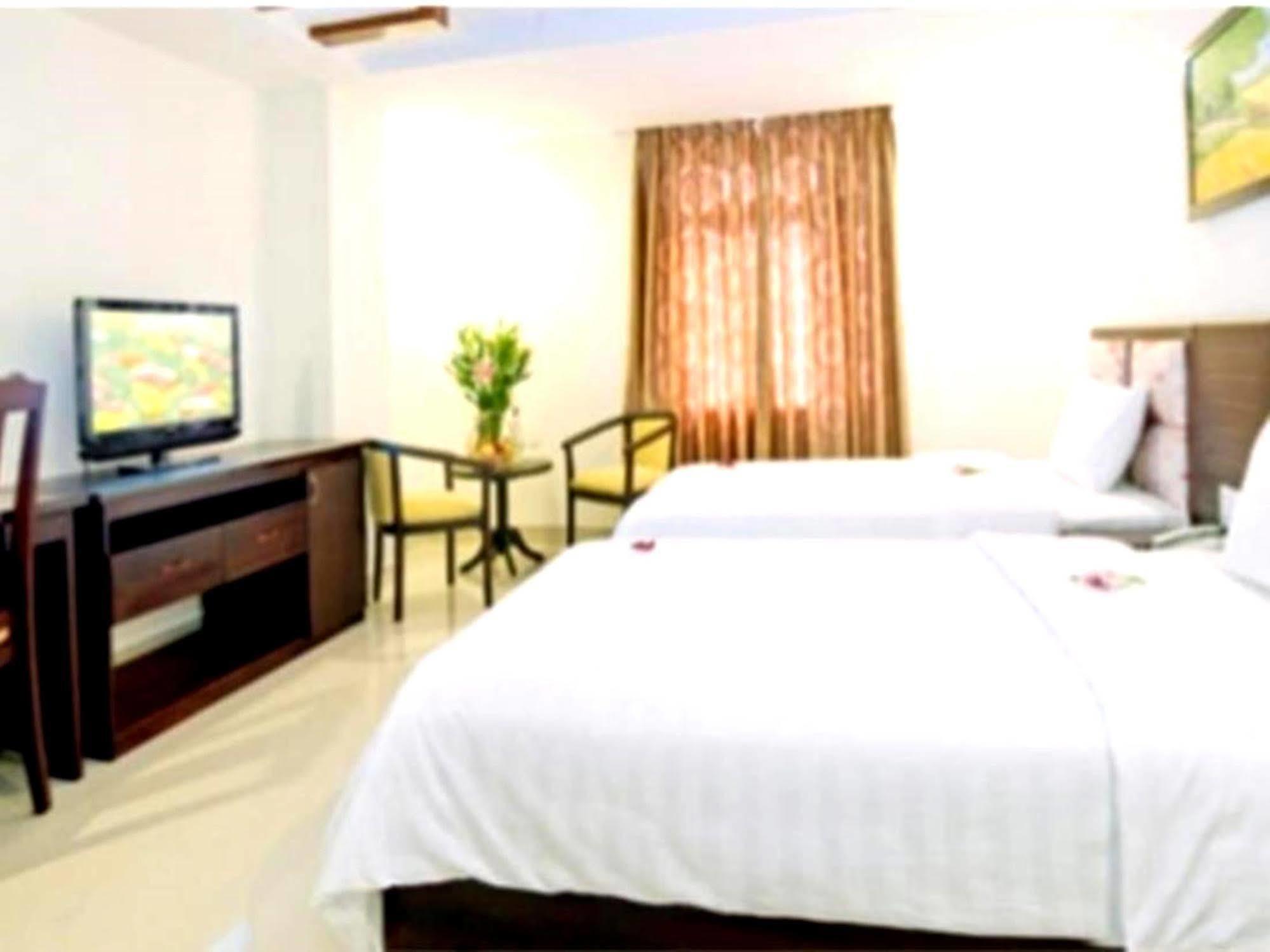 Kay Hotel Da Nang - Near Dragon Bridge Екстер'єр фото